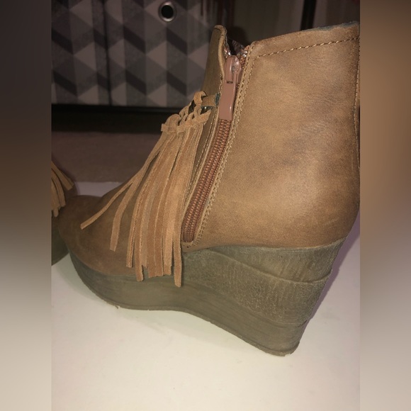 Fringy Booties - Picture 8 of 12